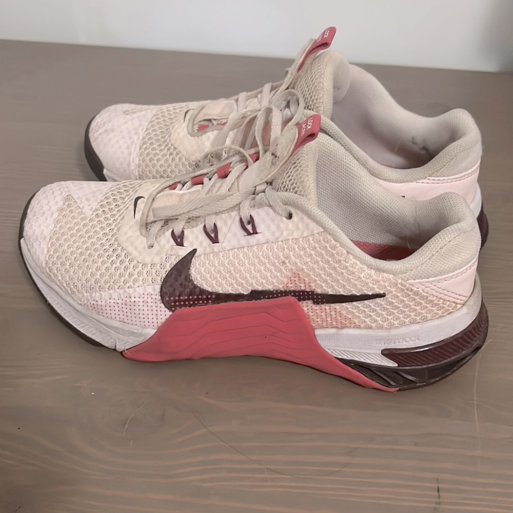 Nike Metcon 7 pink sneakers